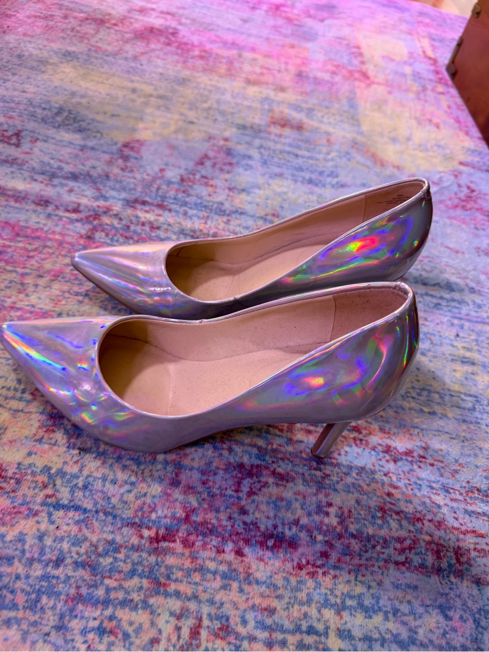Holographic Pointed Nine West Pumps - New